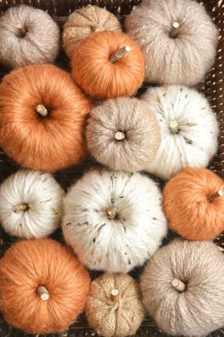 Yarn pumpkins
